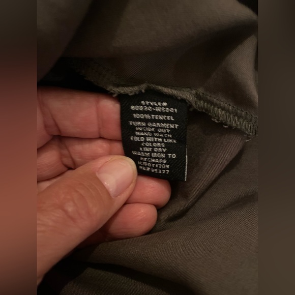 Anthropology Women’s Olive Green Off Shoulder Ruffle Top Blouse - Picture 3 of 3